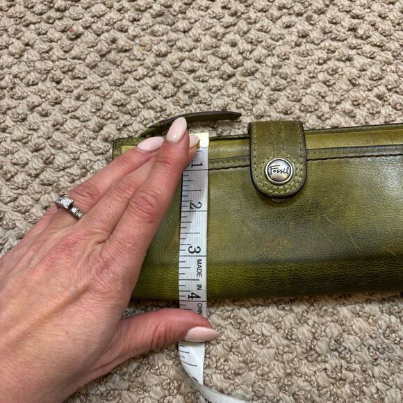 Ladies Fossil Green Leather Bifold Wallet - Picture 8 of 13